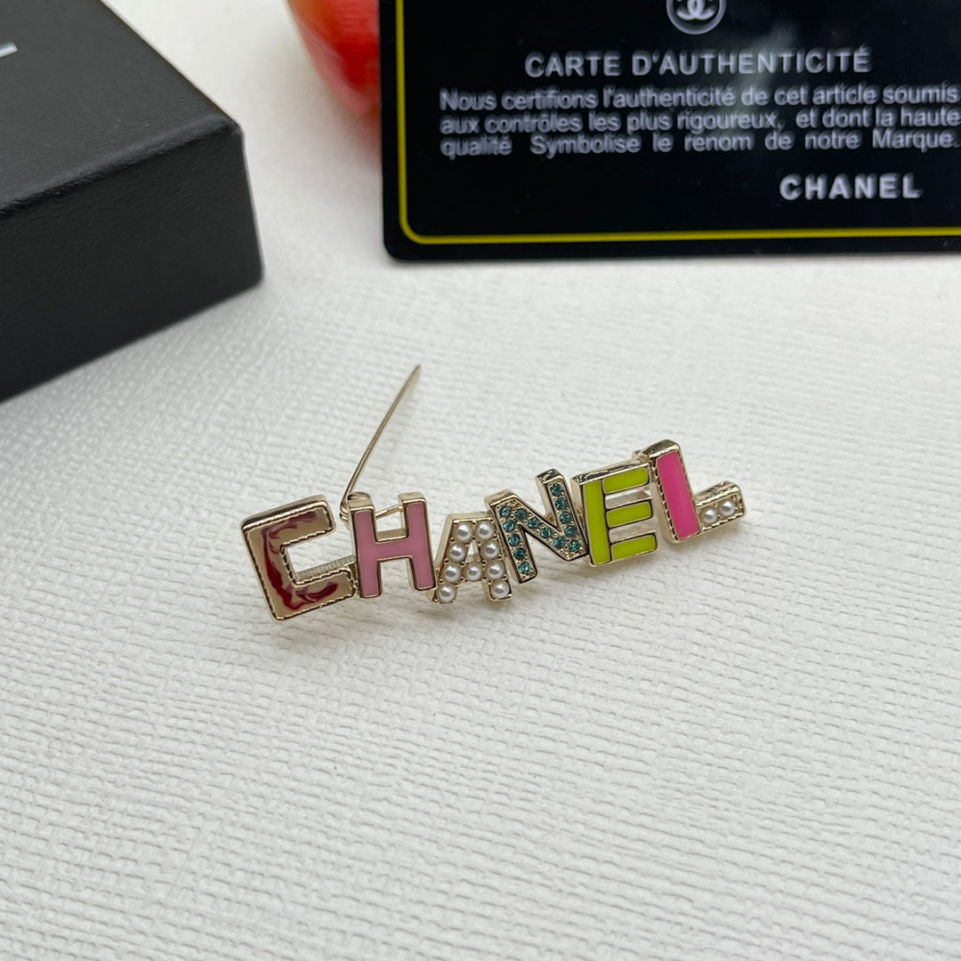 Chanel style brooches - product photo 3