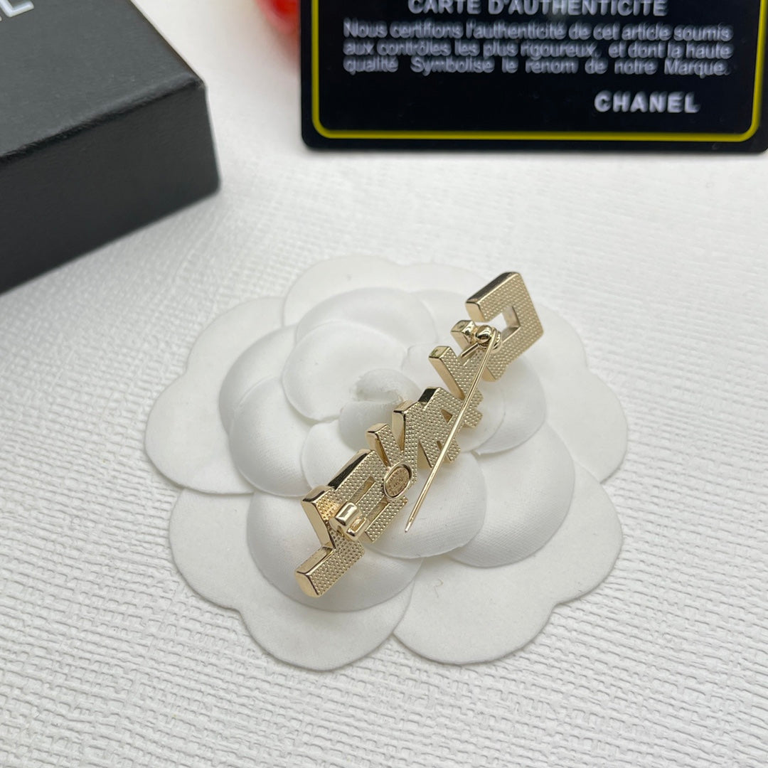 Chanel style brooches - product photo 5
