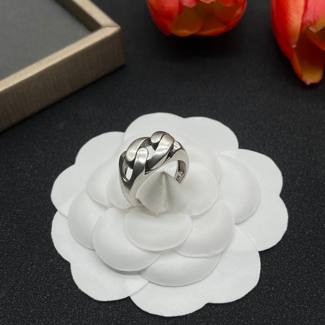 Alexander McQueen Sculpted Knot Signet ring in Silver Tone, detail view 10