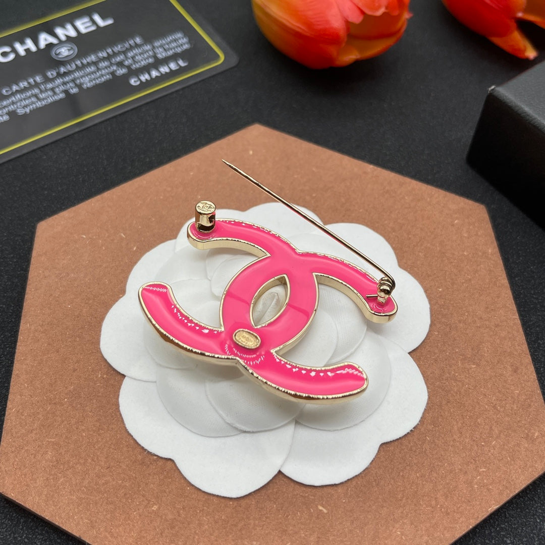 Chanel style brooches - product photo 5
