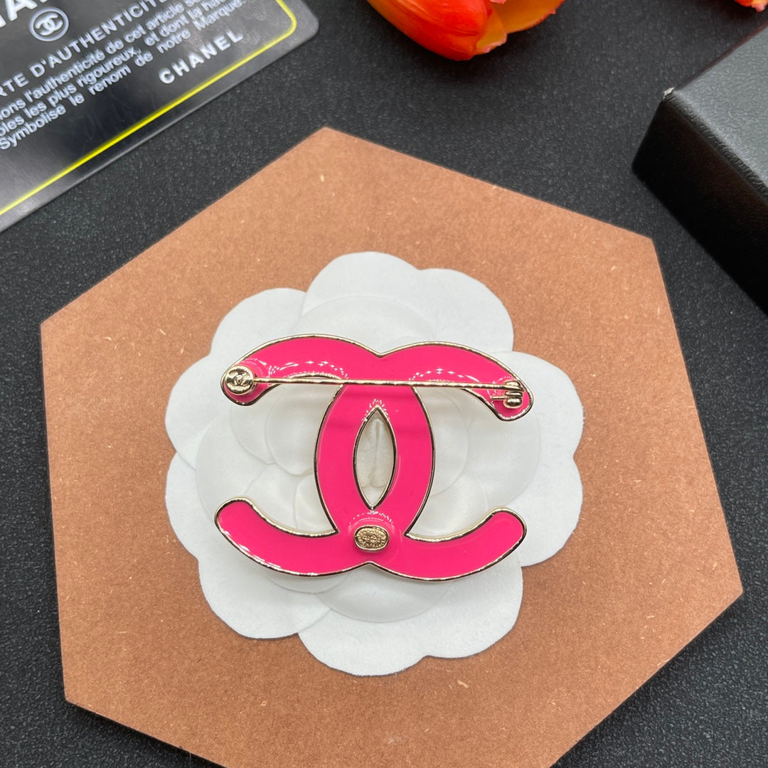 Chanel style brooches - product photo 6