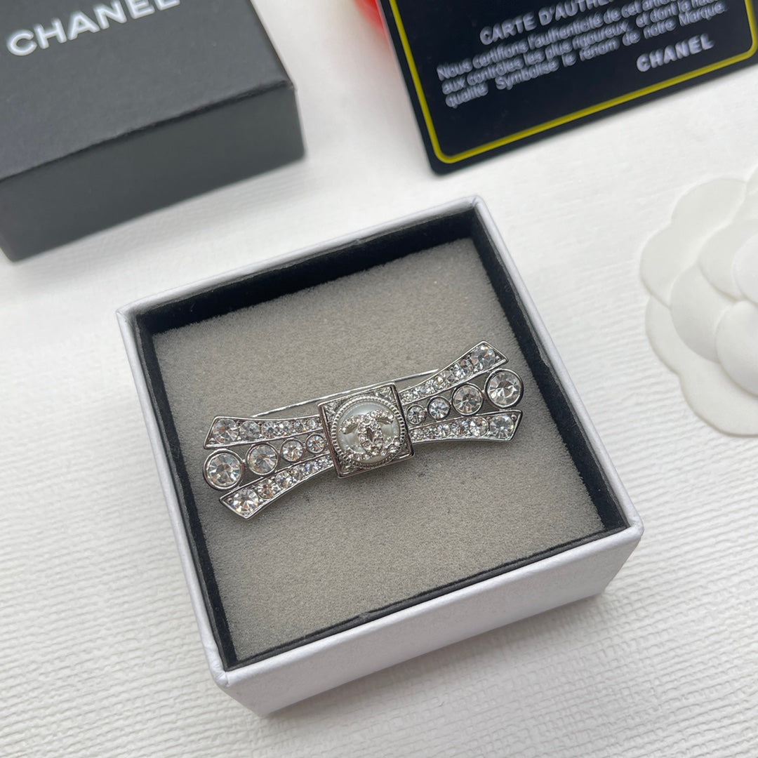 Chanel style brooches - product photo 2