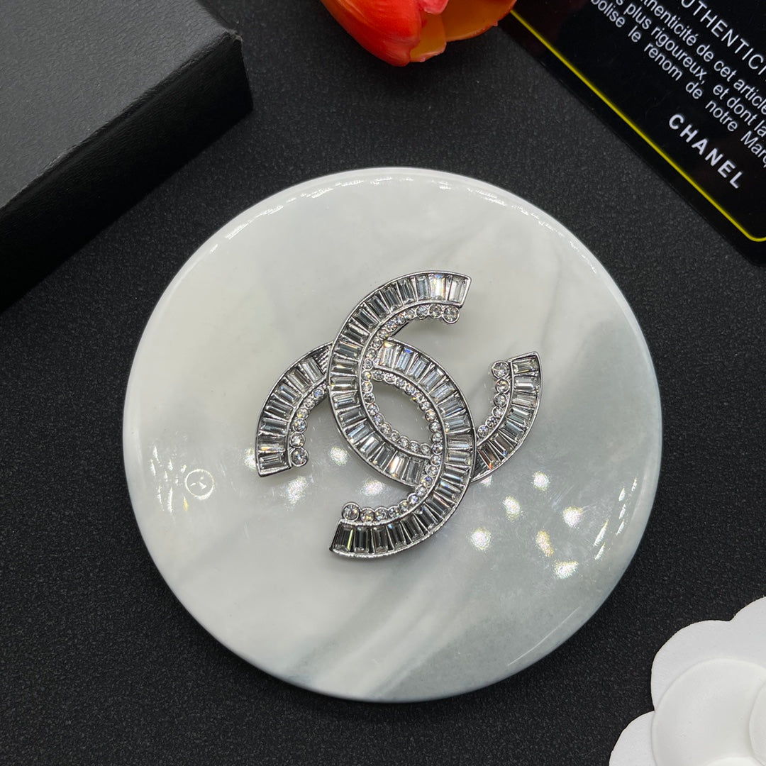 Chanel style brooches - product photo 1
