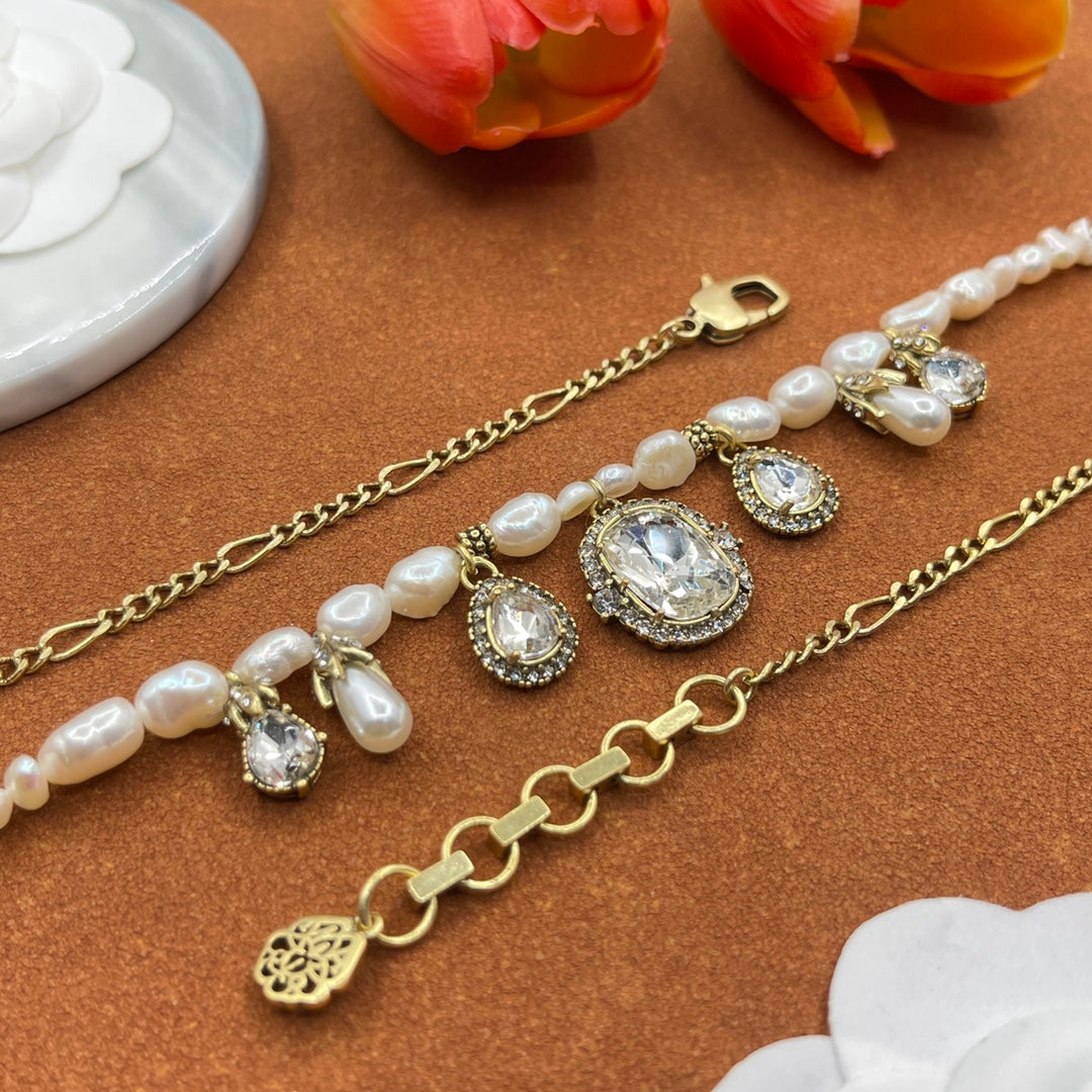 Alexander McQueen Pearl Medallion Station necklace in Gold Tone, detail view 11