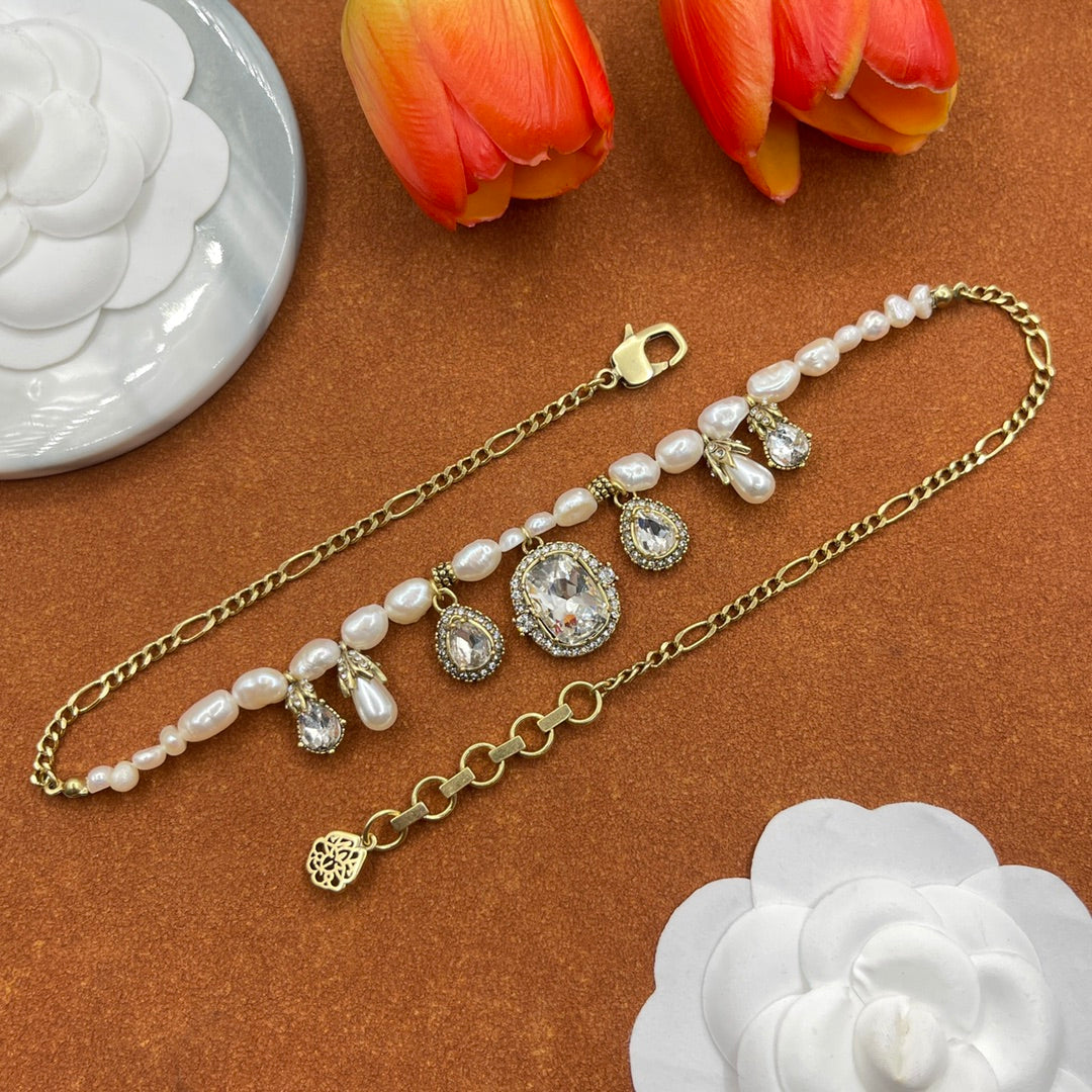 Alexander McQueen Pearl Medallion Station necklace in Gold Tone, detail view 10