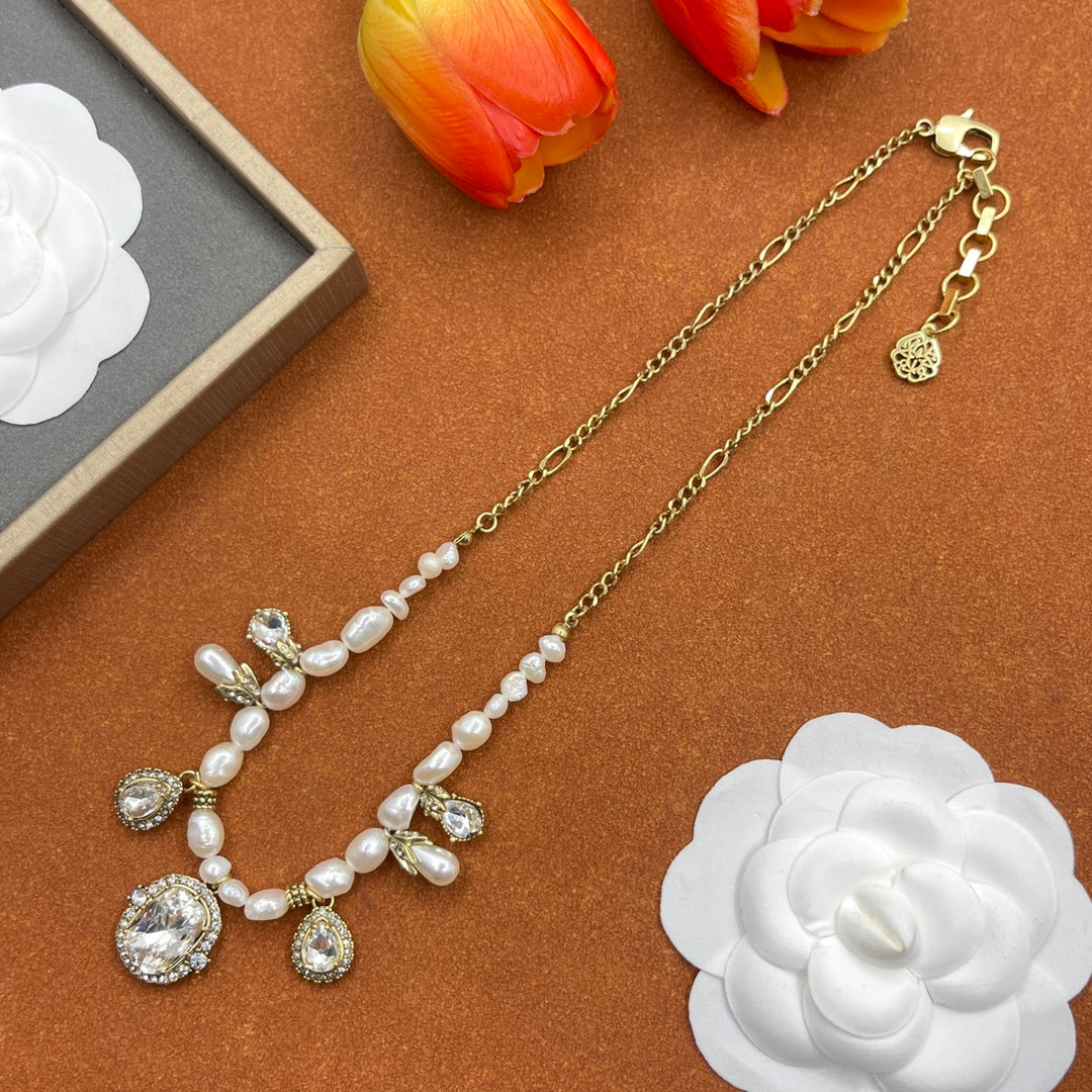 Alexander McQueen Pearl Medallion Station necklace in Gold Tone, detail view 8