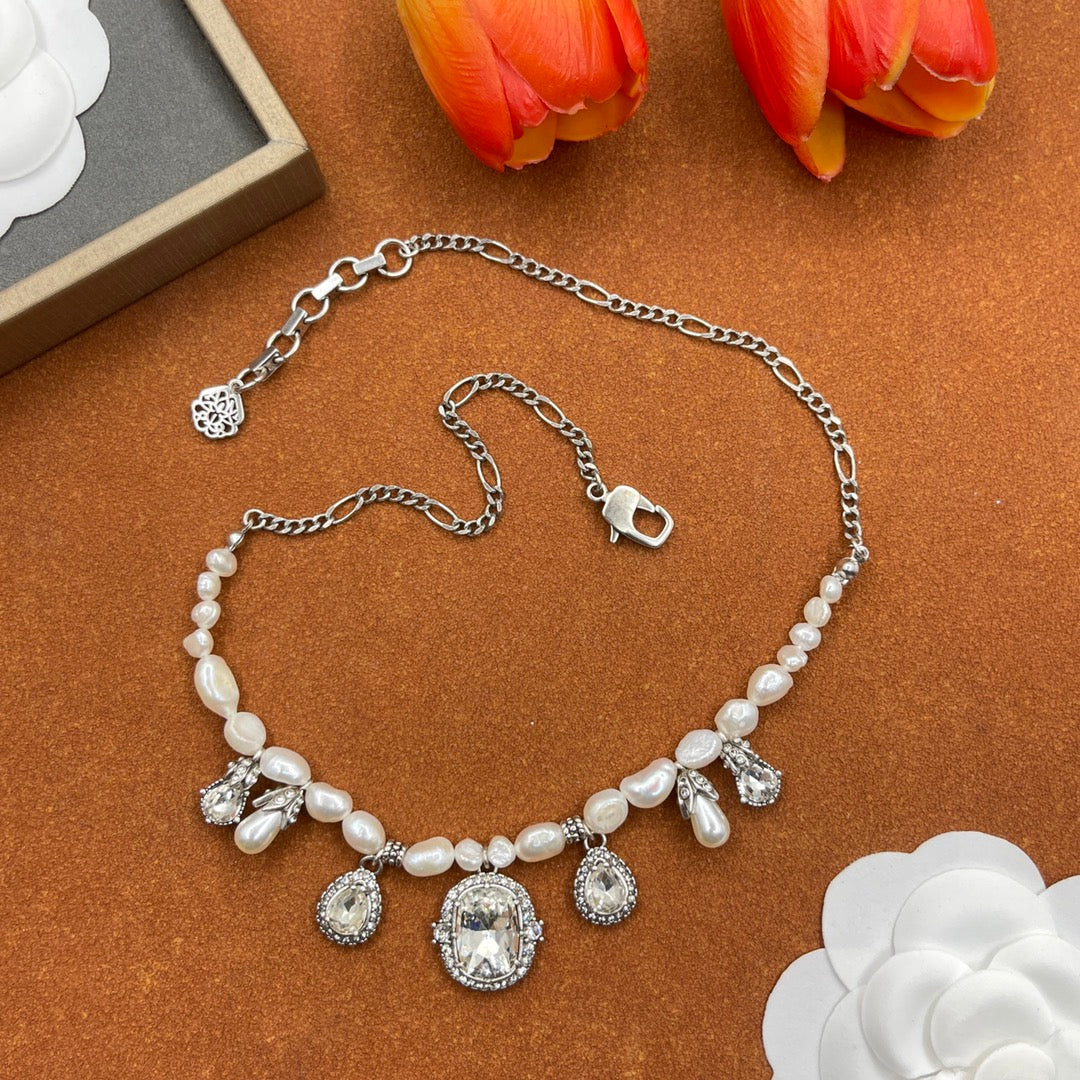 Alexander McQueen Pearl Medallion Station necklace in Silver Tone, detail view 4