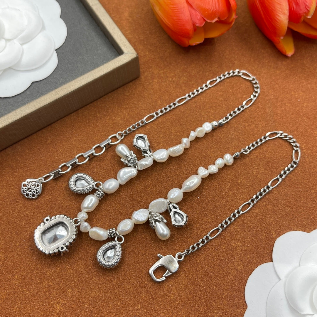 Alexander McQueen Pearl Medallion Station necklace in Silver Tone, detail view 6