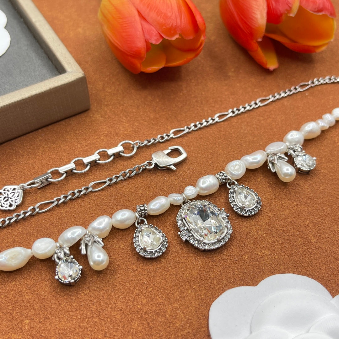Alexander McQueen Pearl Medallion Station necklace in Silver Tone, detail view 3