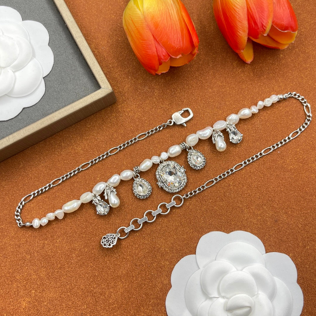 Alexander McQueen Pearl Medallion Station necklace in Silver Tone, detail view 5