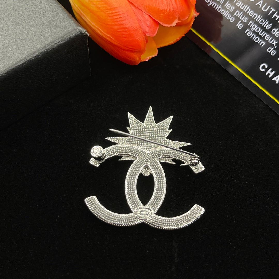 Chanel style brooches - product photo 5