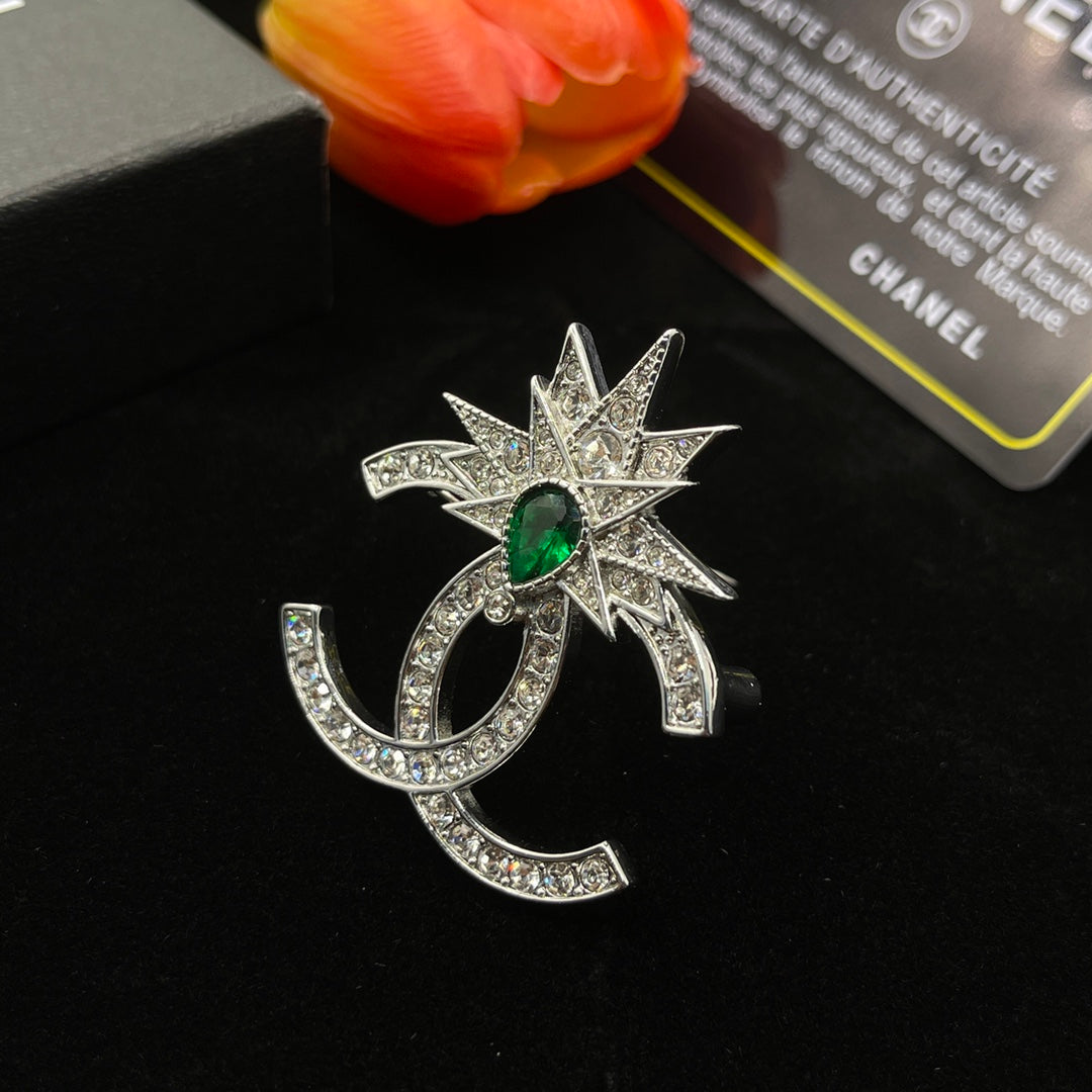 Chanel style brooches - product photo 3