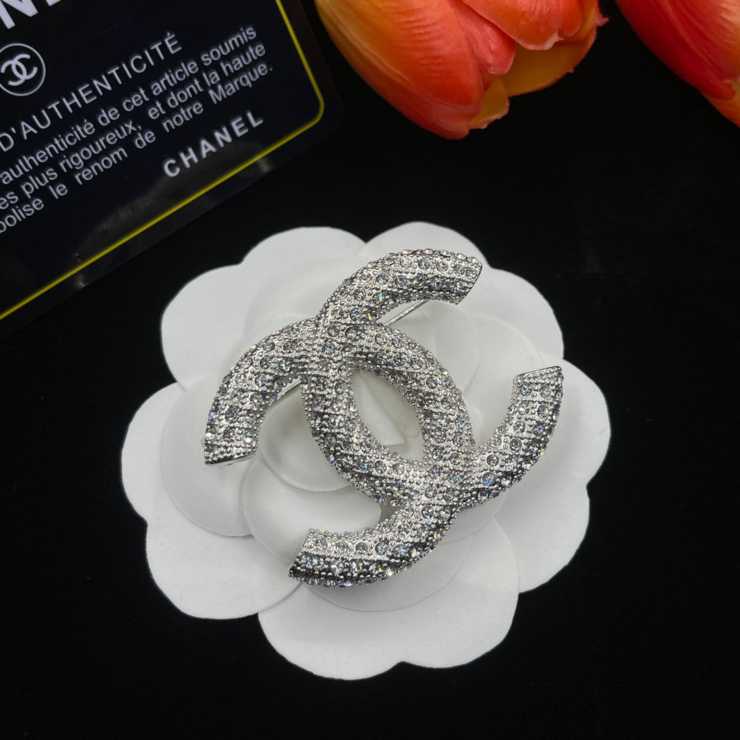 Chanel style brooches - product photo 1