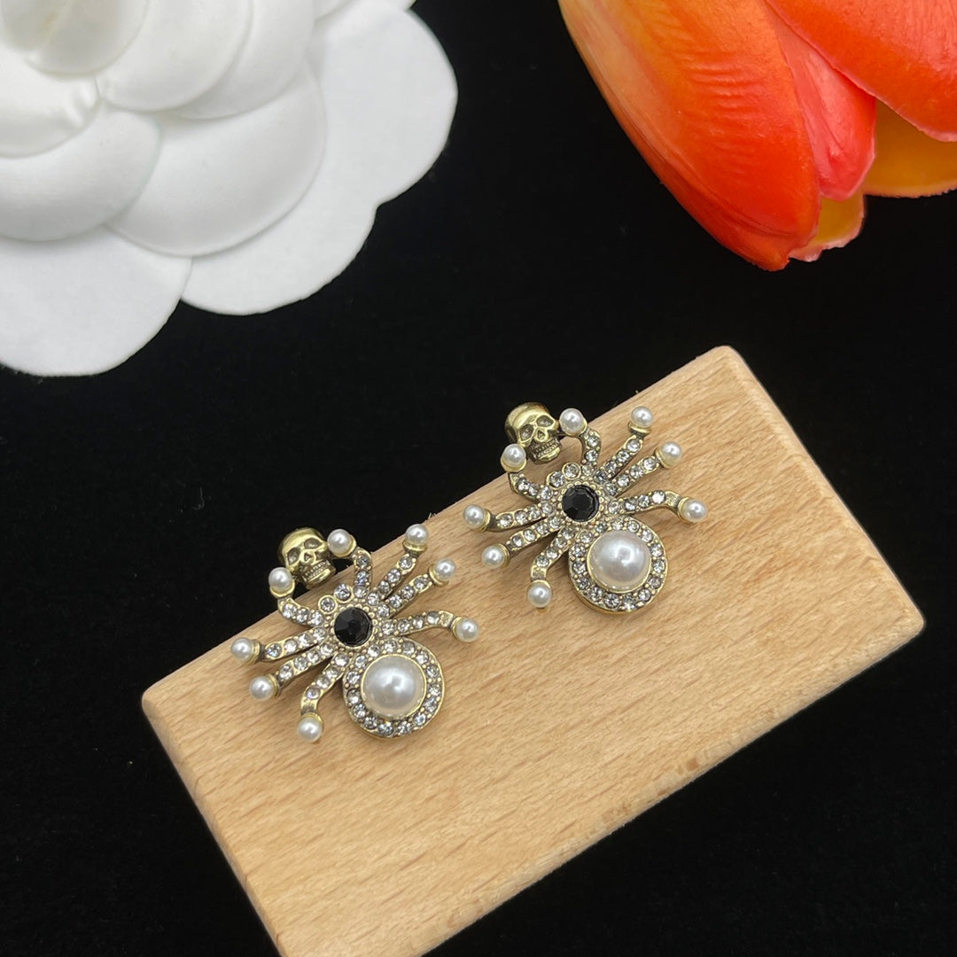 Alexander McQueen Starburst Pearl Stud earrings in Silver Tone, main view