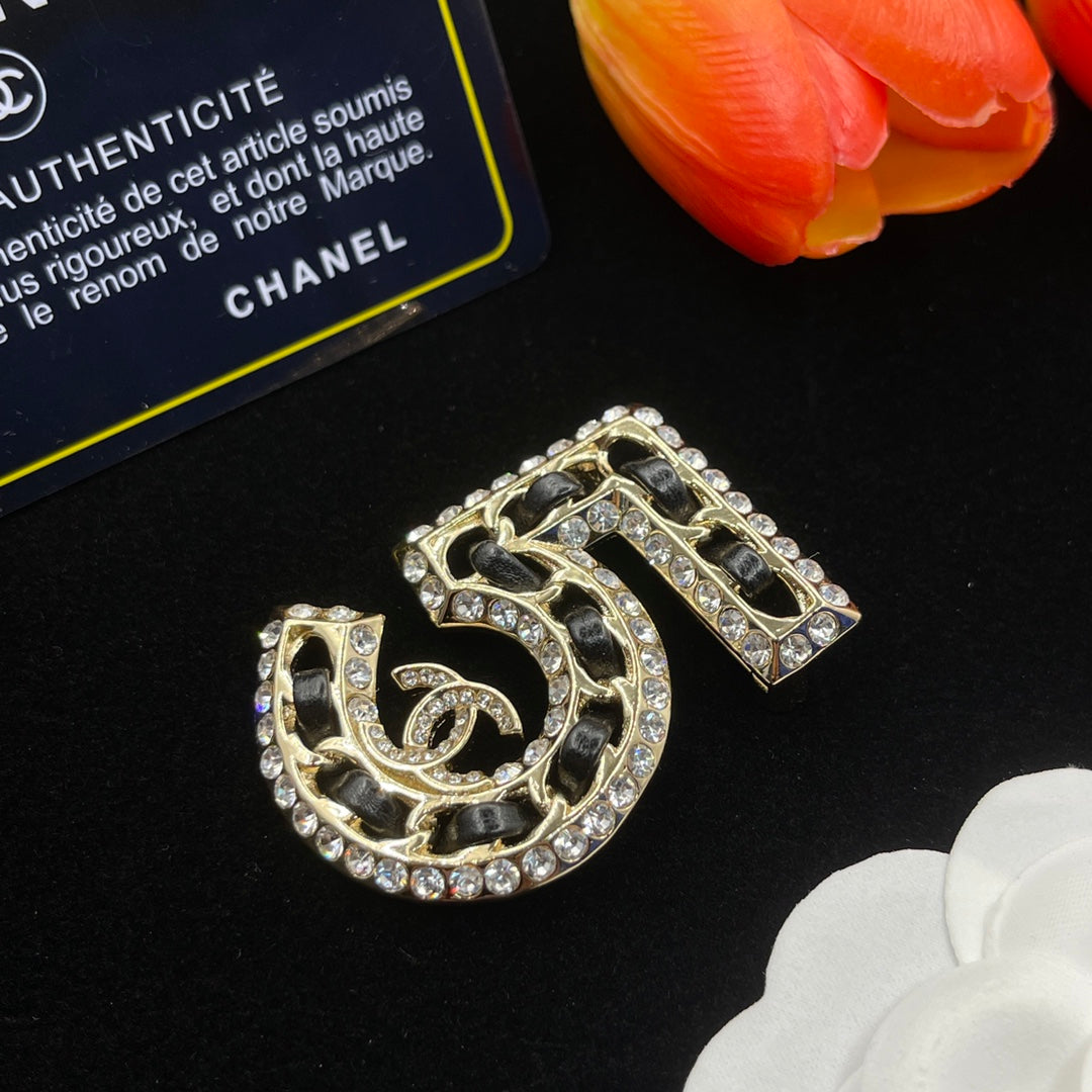 Chanel style brooches - product photo 3