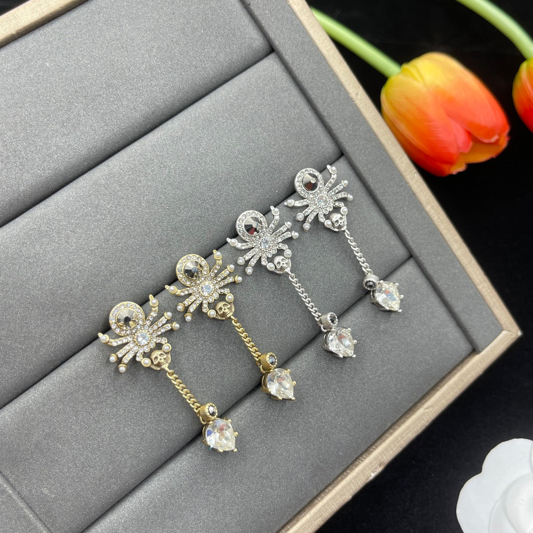 Alexander McQueen Bee Crystal Drop earrings in Gold Tone, detail view 14