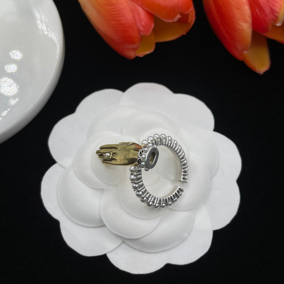 Alexander McQueen Hand Motif Wrap ring in Gold & Silver Tone, detail view 2