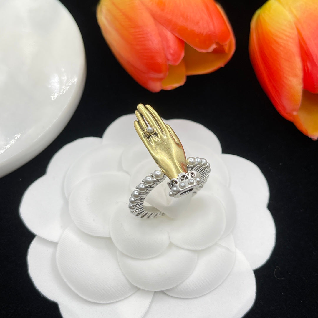 Alexander McQueen Hand Motif Wrap ring in Gold & Silver Tone, detail view 4