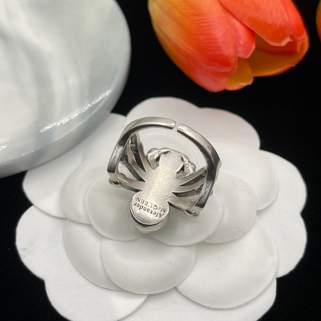 Alexander McQueen Crystal Flower Cluster ring in Silver Tone, detail view 11