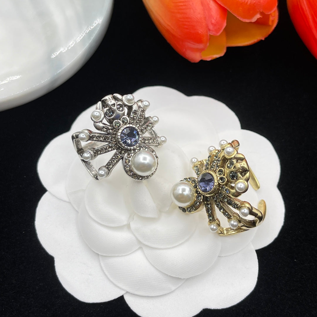 Alexander McQueen Crystal Flower Cluster ring in Silver Tone, detail view 14