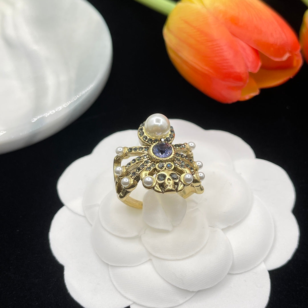 Alexander McQueen Crystal Flower Cluster ring in Gold Tone, detail view 2