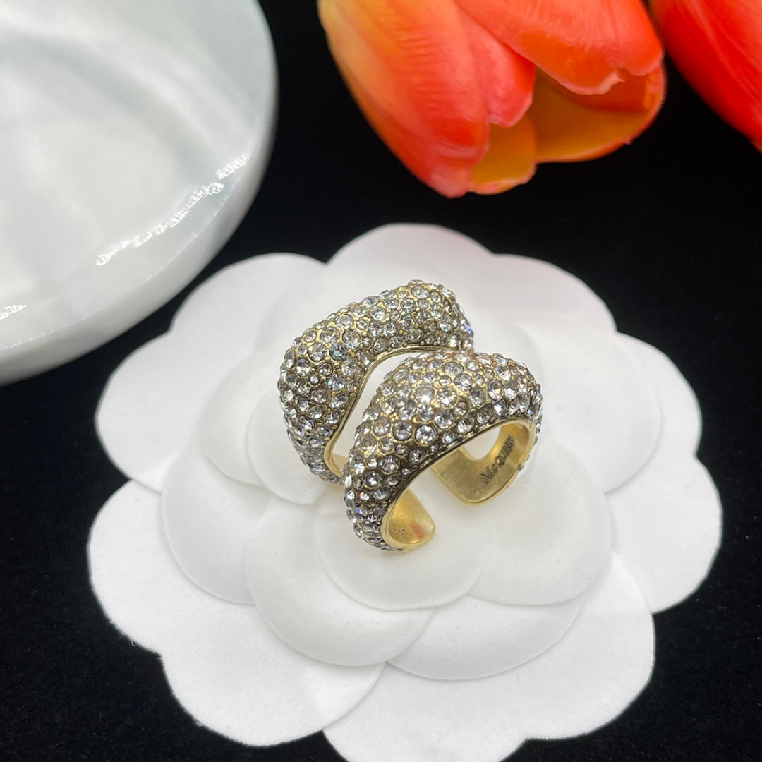 Alexander McQueen Pavé Sculpted Knot ring in Gold Tone, detail view 8