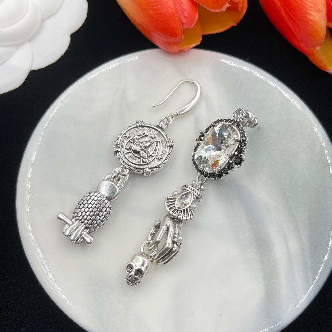 Alexander McQueen Coin Link Drop earrings in Silver Tone, detail view 4