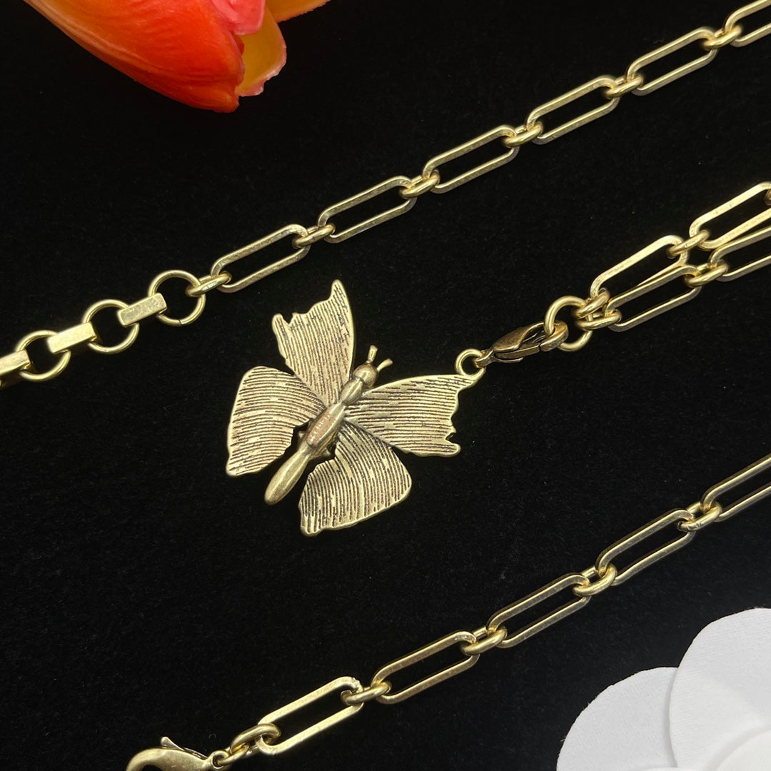 Alexander McQueen Butterfly Charm Chain necklace in Gold Tone, detail view 6