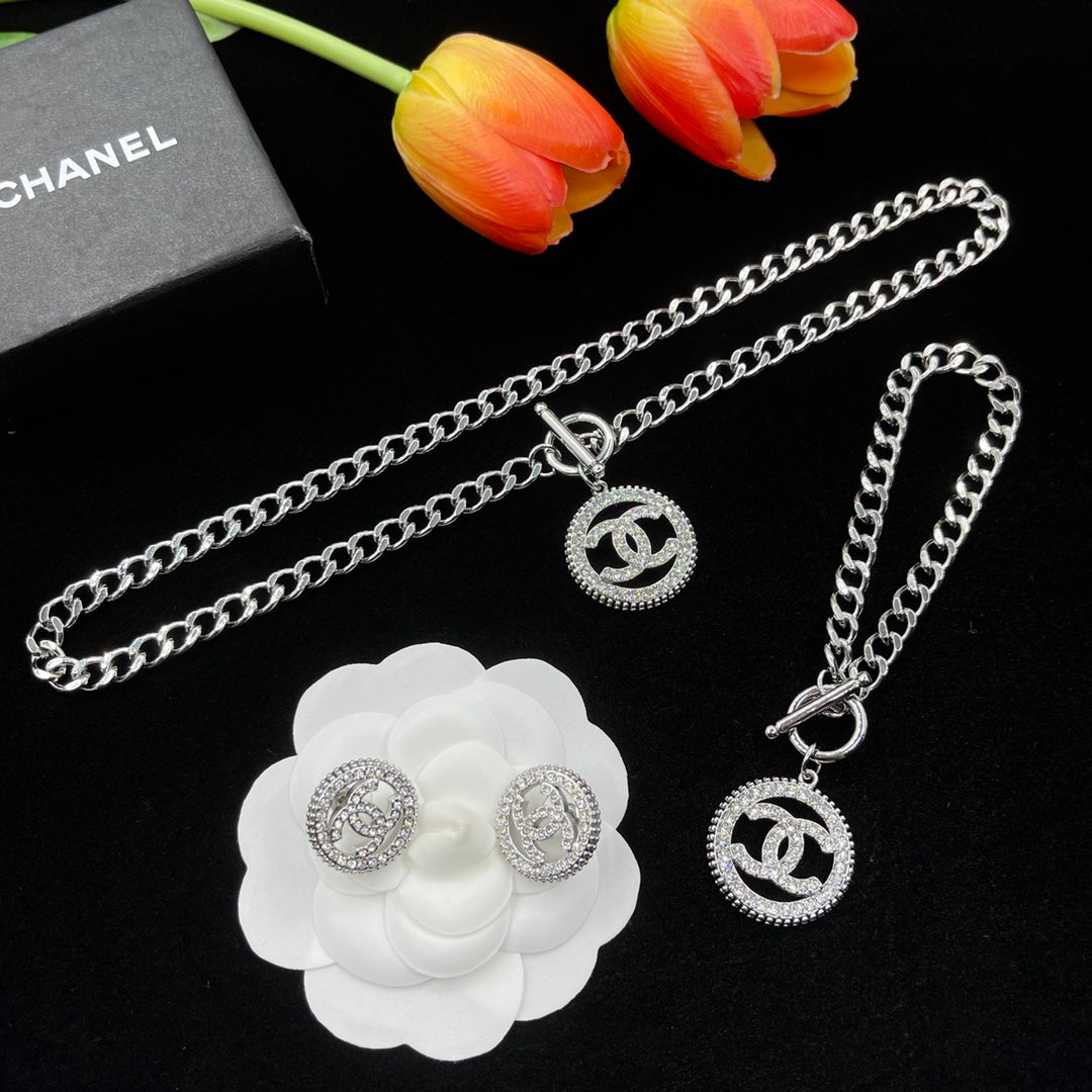 Chanel style bracelets - product photo 7