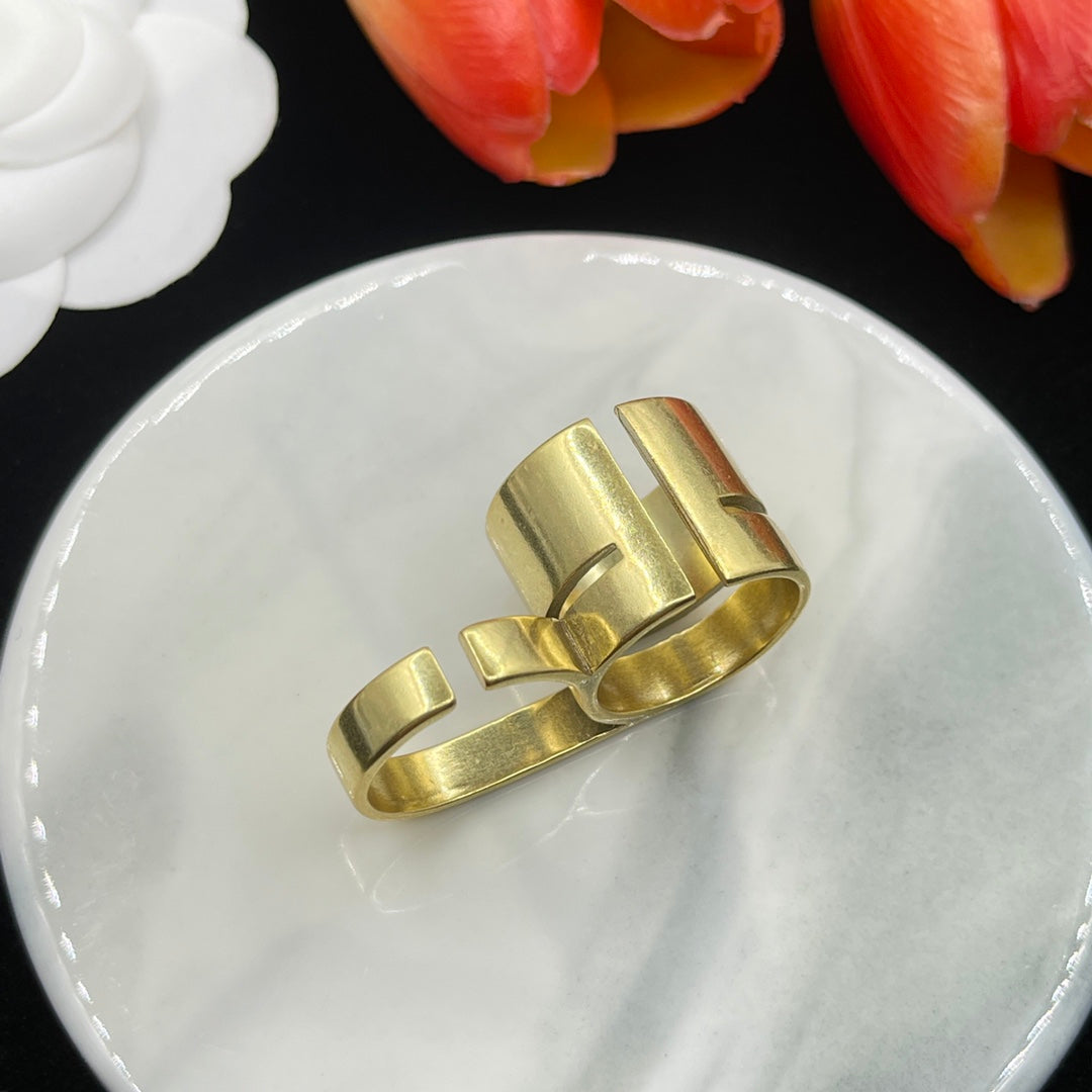 Alexander McQueen Sculpted Cross Band ring in Gold Tone, detail view 6
