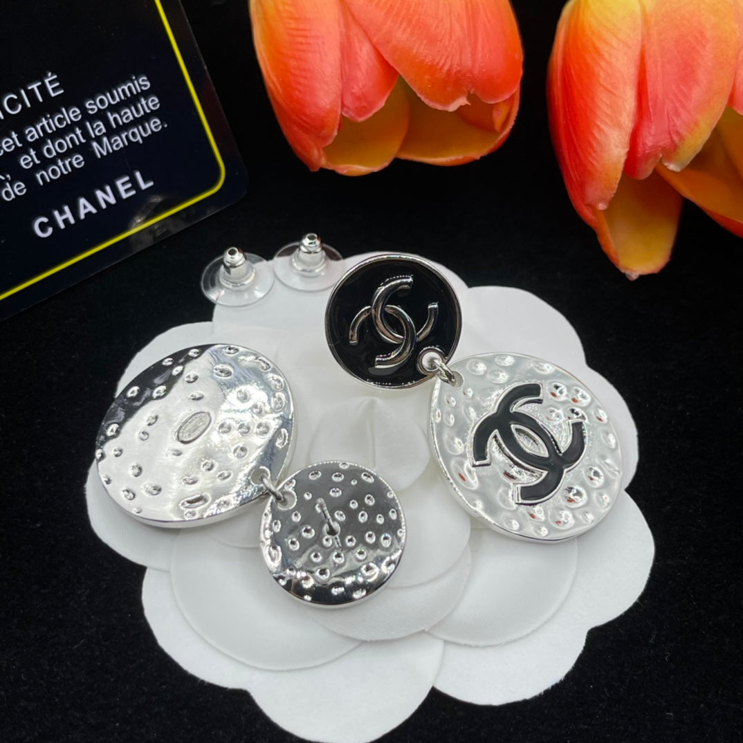 Chanel style earrings - product photo 3