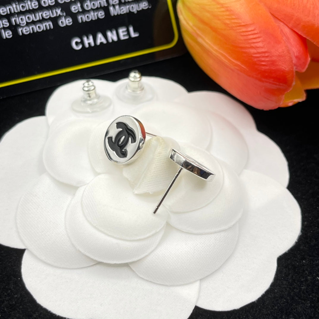 Chanel style earrings - product photo 5