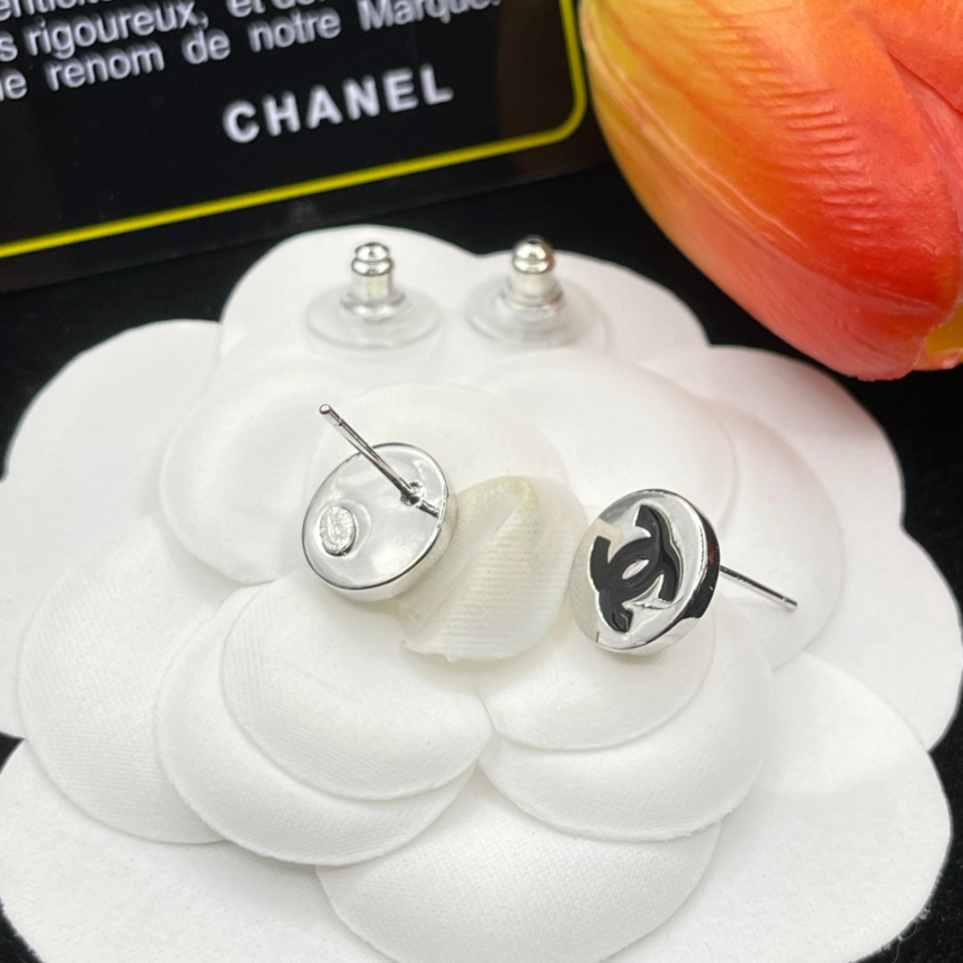 Chanel style earrings - product photo 4
