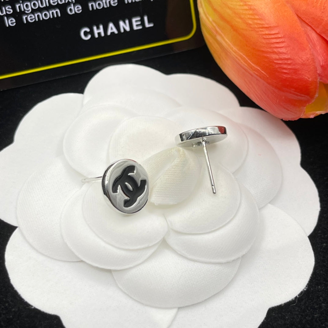 Chanel style earrings - product photo 3
