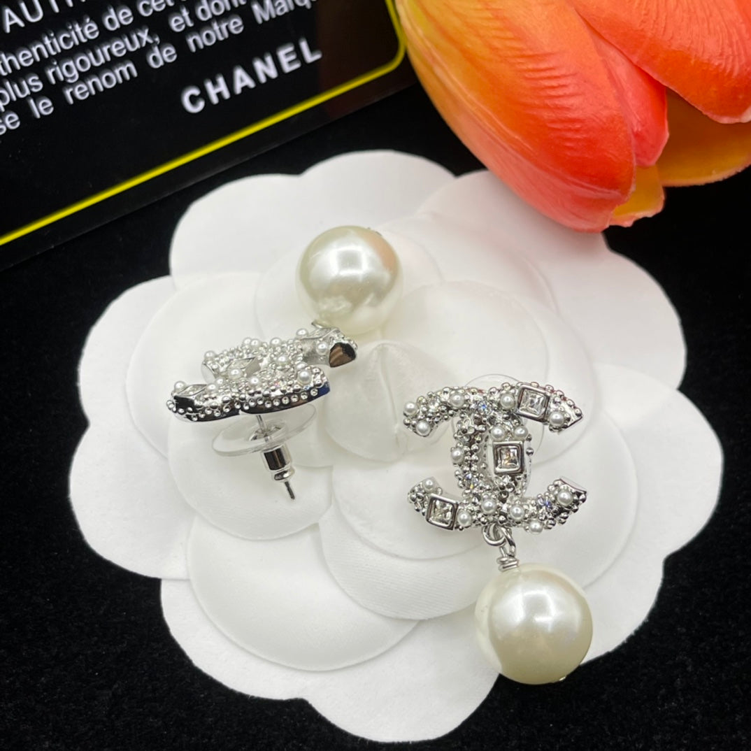 Chanel style earrings - product photo 3