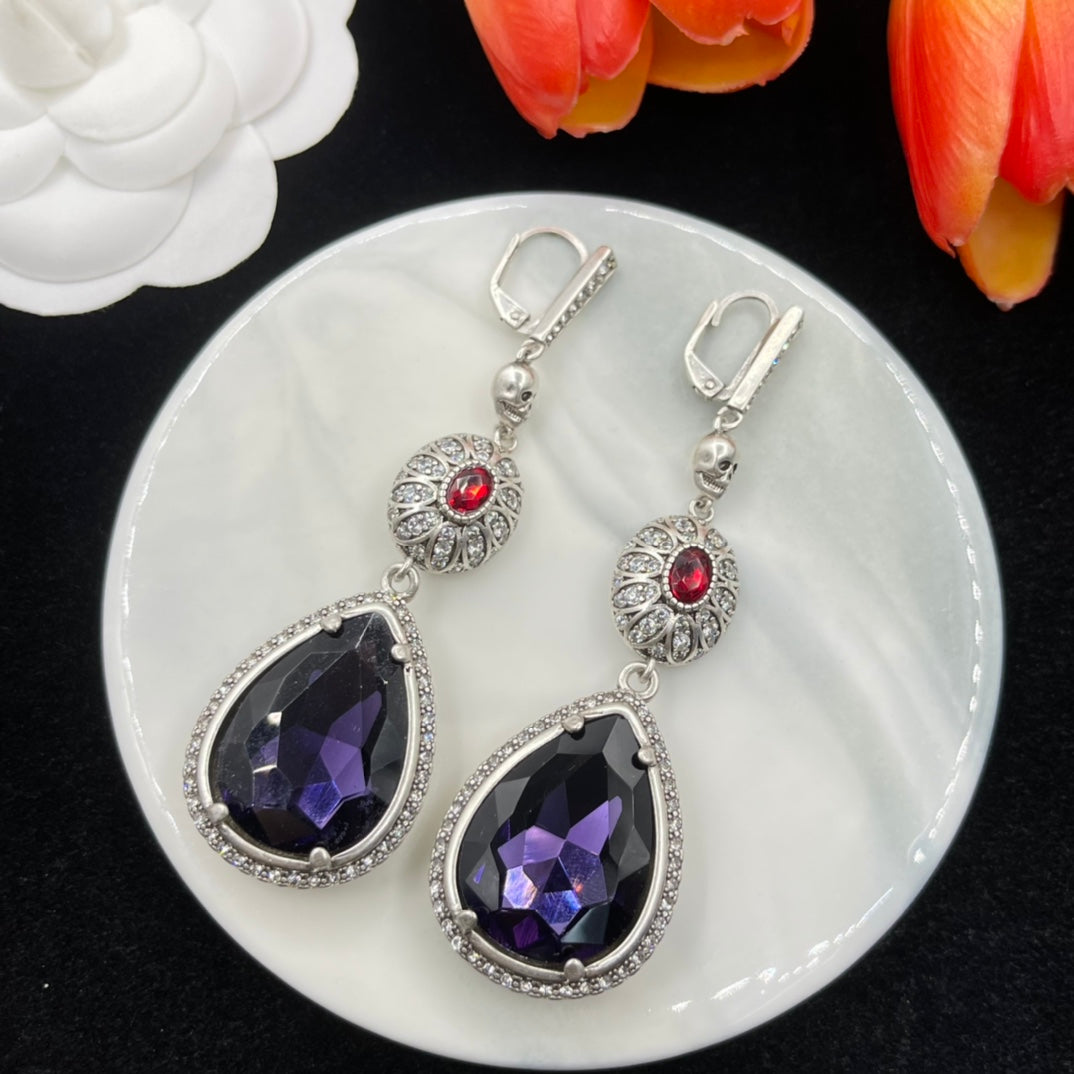 Alexander McQueen Faceted Teardrop Drop earrings in Silver & Purple, detail view 15
