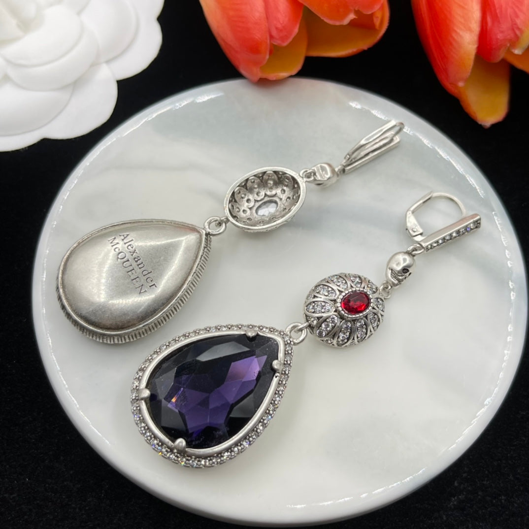 Alexander McQueen Faceted Teardrop Drop earrings in Silver & Purple, detail view 18