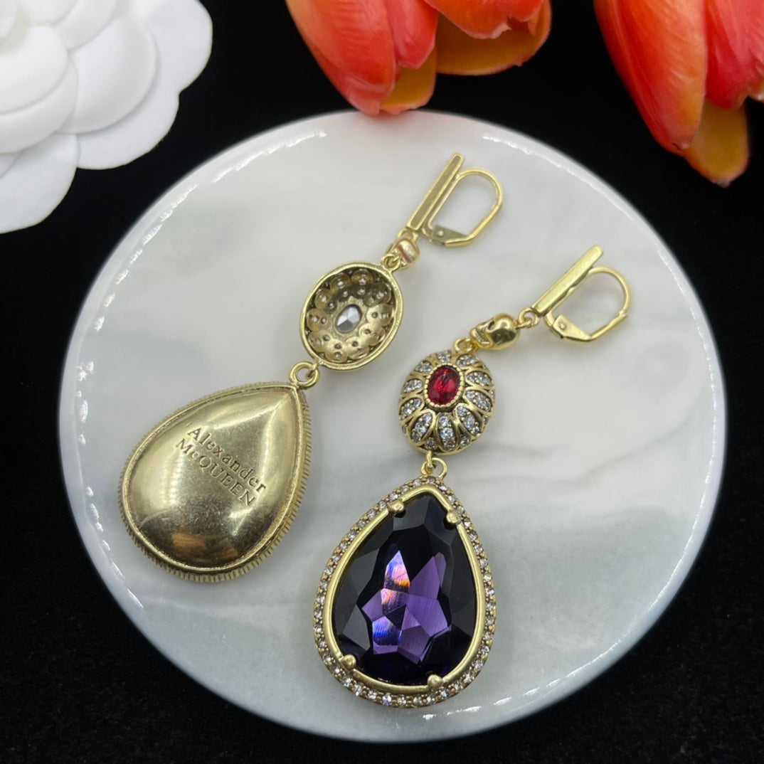Alexander McQueen Faceted Teardrop Drop earrings in Gold & Purple, detail view 4