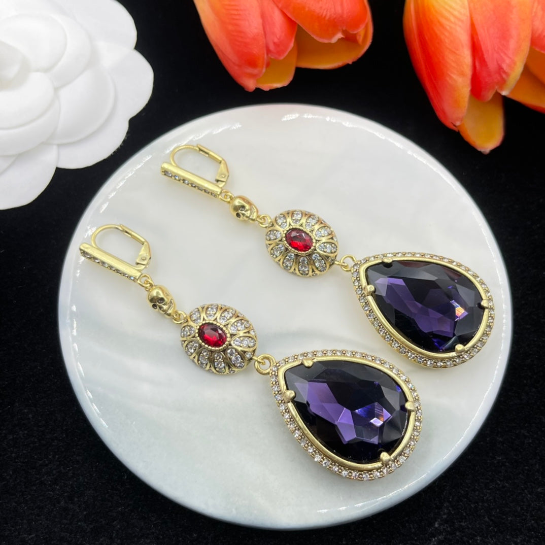 Alexander McQueen Faceted Teardrop Drop earrings in Gold & Purple, detail view 2
