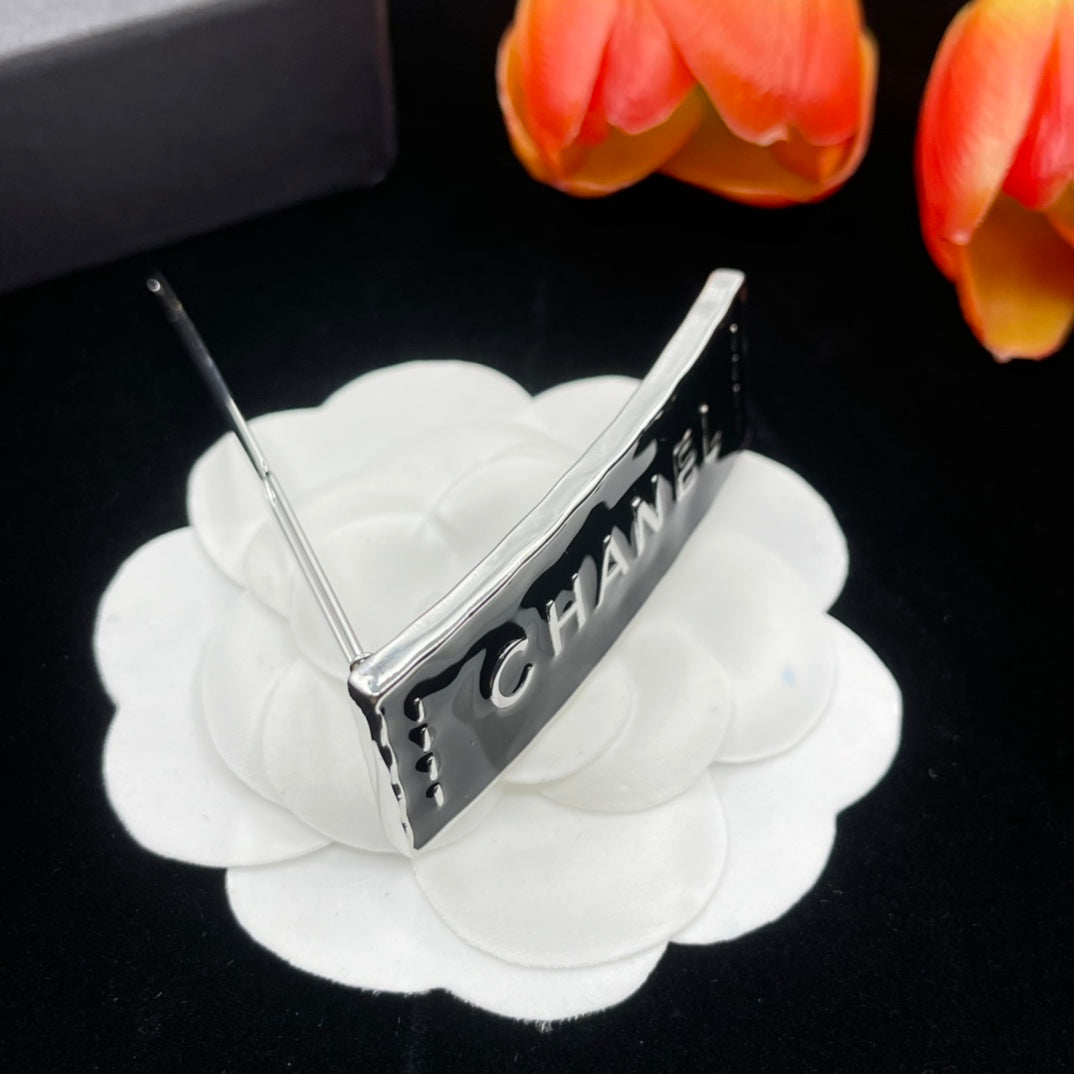 Chanel style hair clips - product photo 3