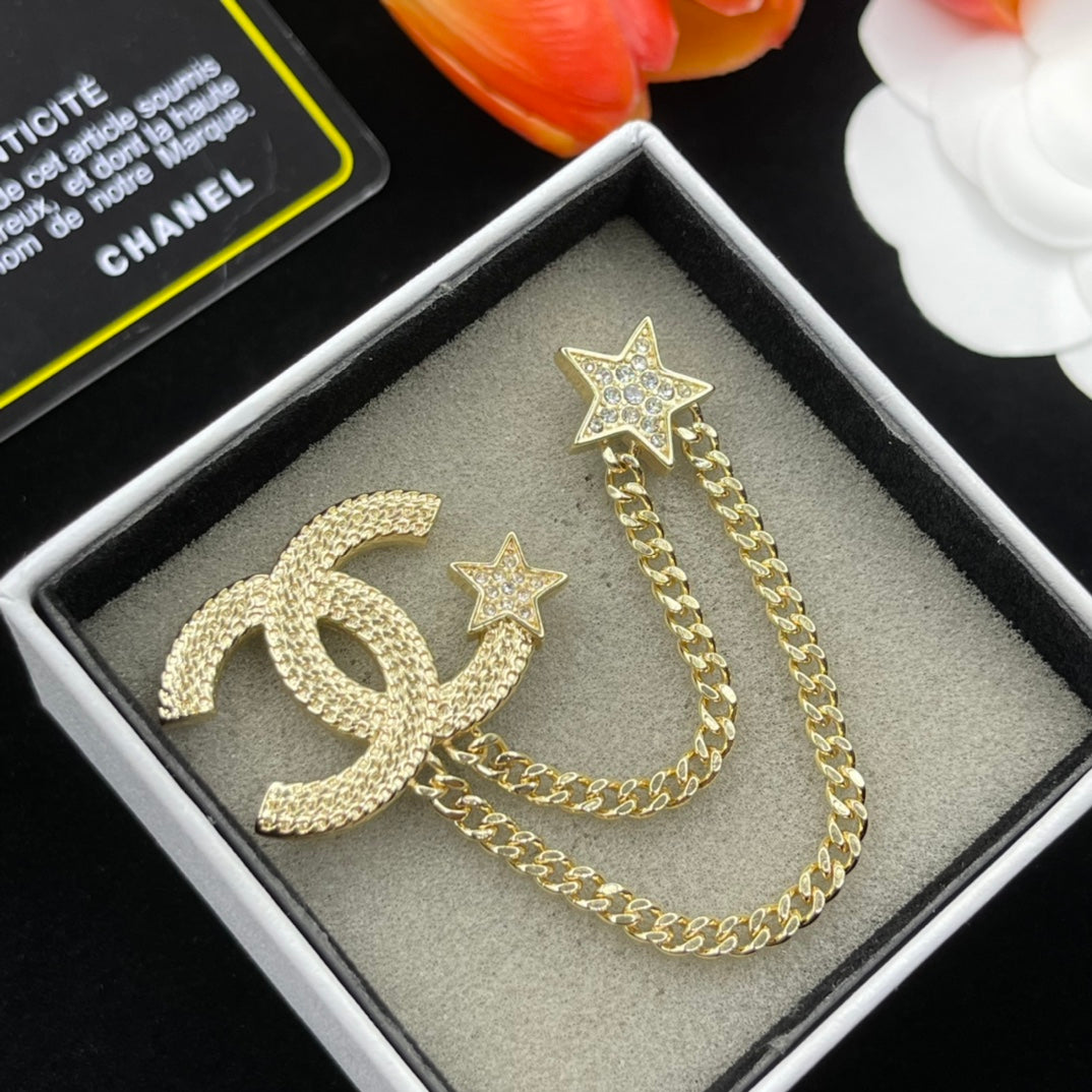 Chanel style brooches - product photo 2