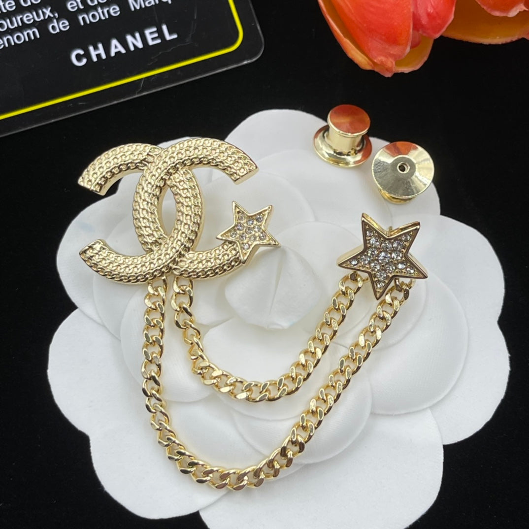 Chanel style brooches - product photo 4