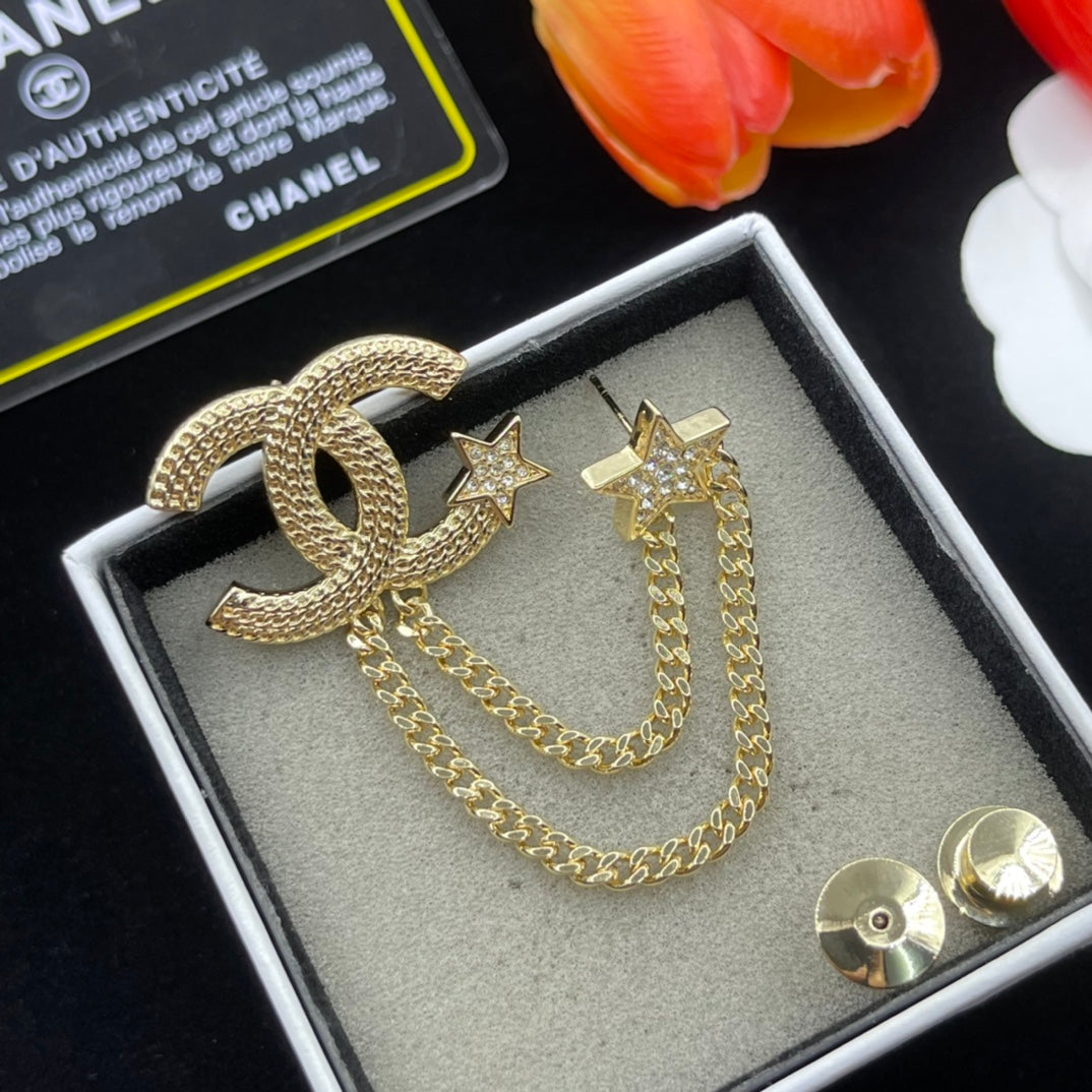 Chanel style brooches - product photo 3