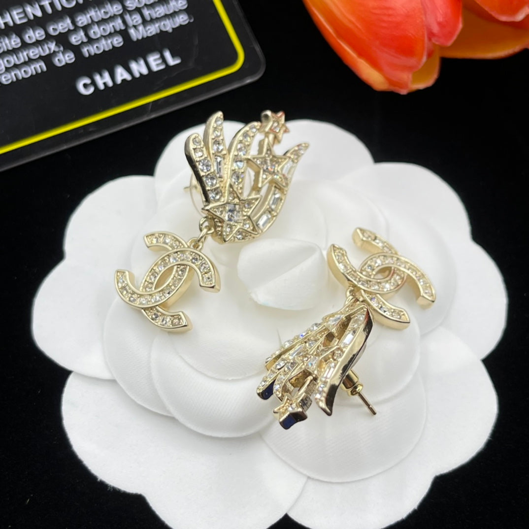 Chanel style brooches - product photo 7