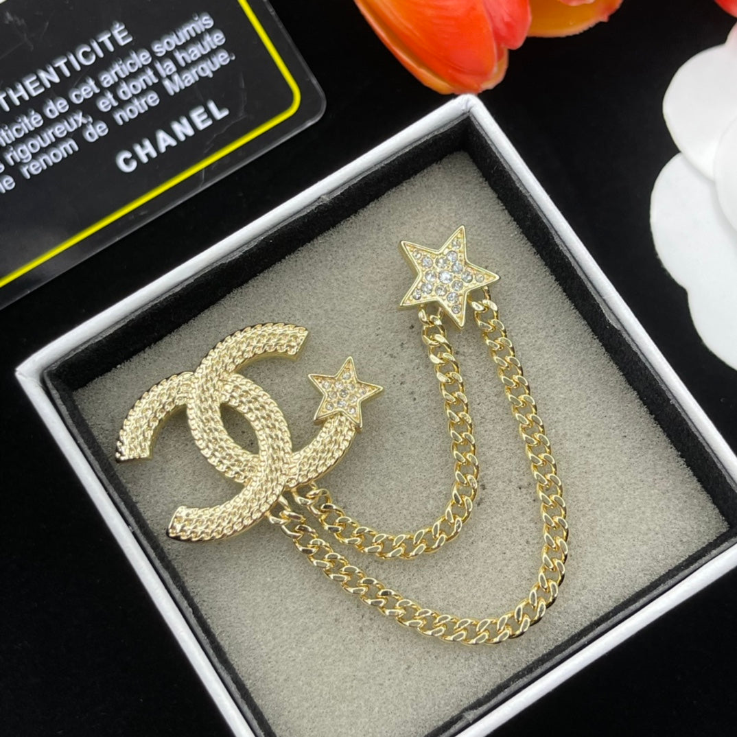Chanel style brooches - product photo 1