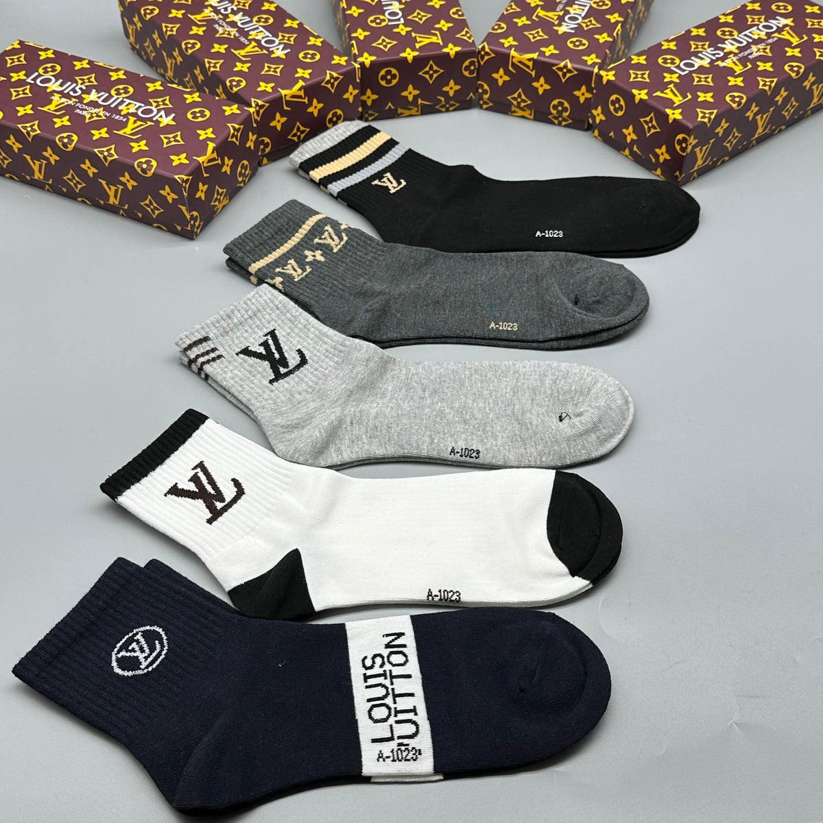 Louis Vuitton Black White Small Monogram Motifs Crew Socks, image 7