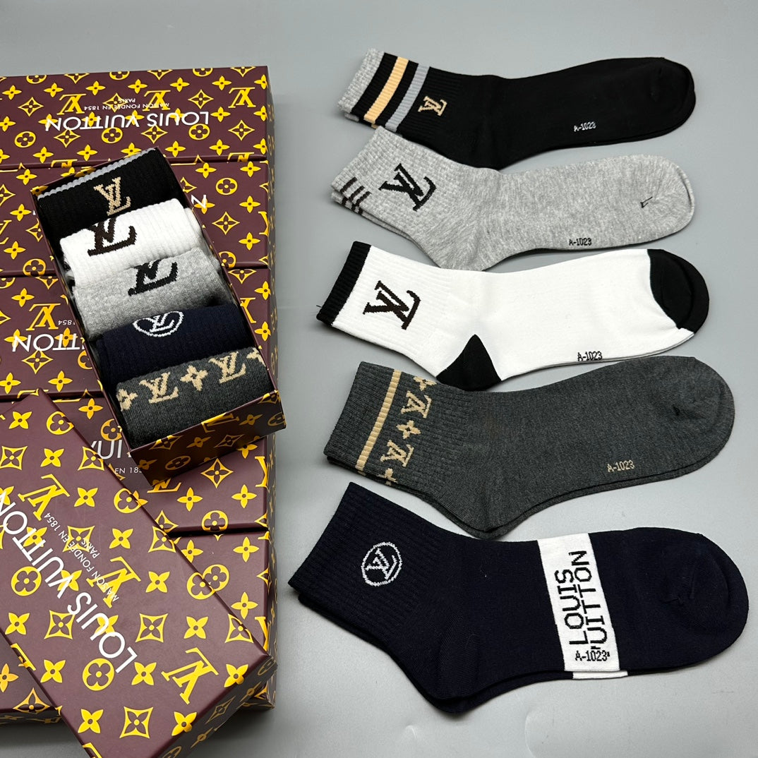 Louis Vuitton Black White Small Monogram Motifs Crew Socks, image 1