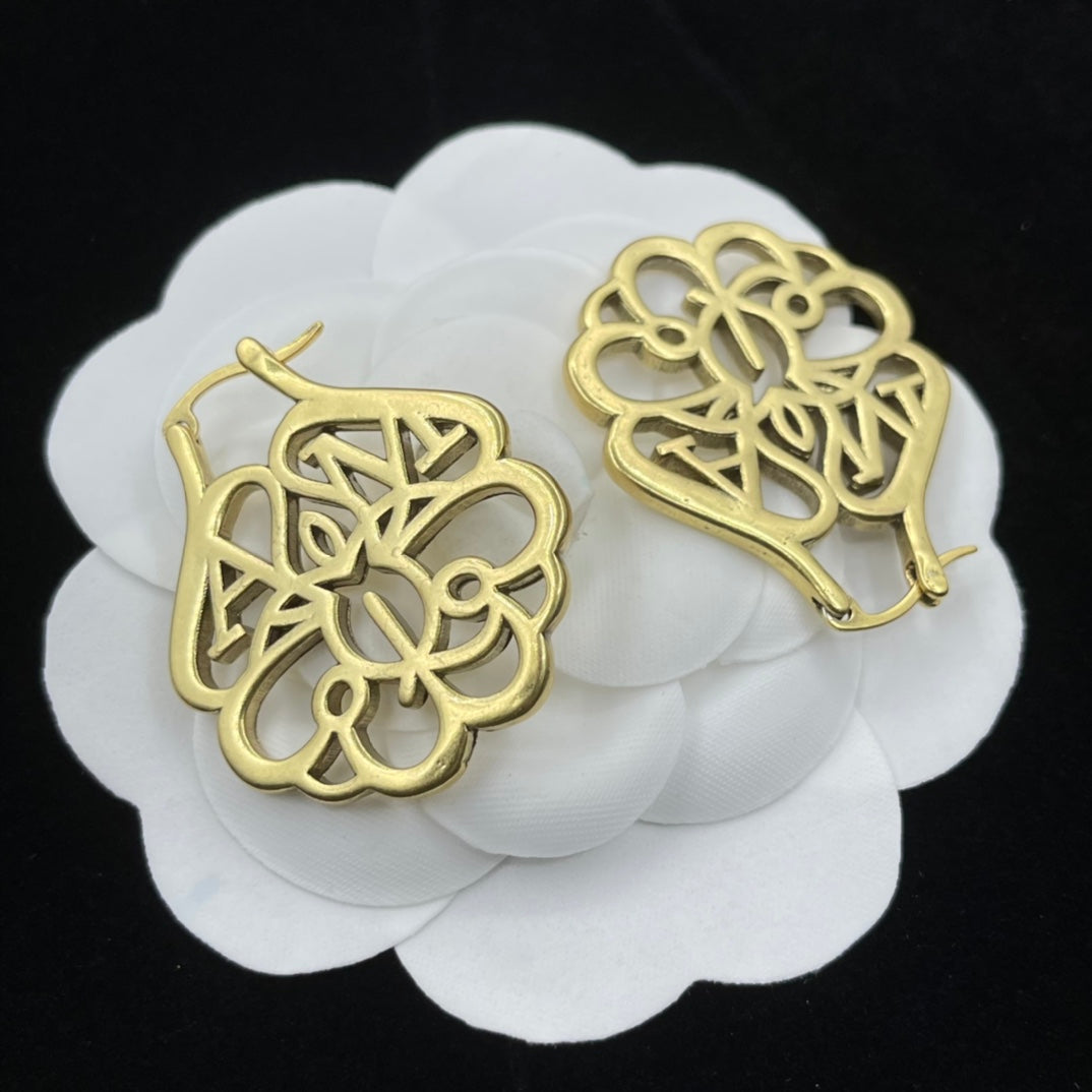 Alexander McQueen Filigree Monogram Stud earrings in Gold Tone, detail view 3
