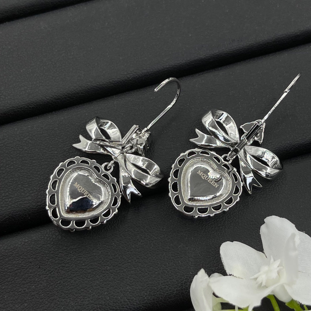 Alexander McQueen Bee Heart Drop earrings in Silver & Red, detail view 6