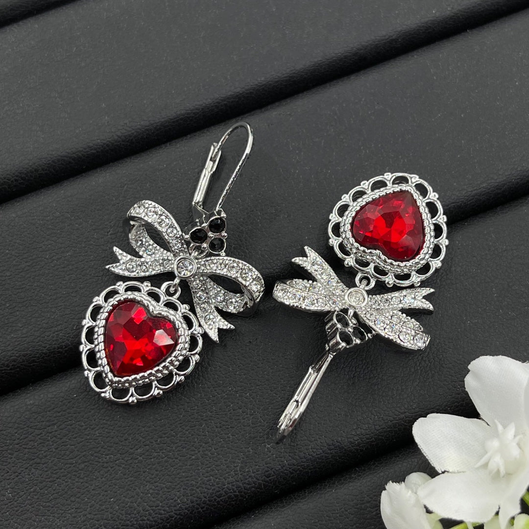 Alexander McQueen Bee Heart Drop earrings in Silver & Red, detail view 3
